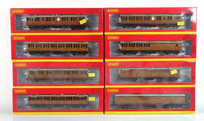 Lot 231 - Eight Hornby OO gauge corridor and other...