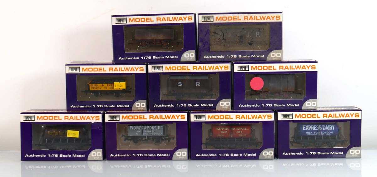 Lot 239 - Thirty-eight items of Dapol OO gauge rolling...