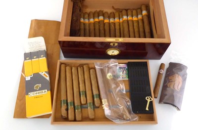 Lot 501 - A Cigar Humidor with 1 key & contents of 17x...