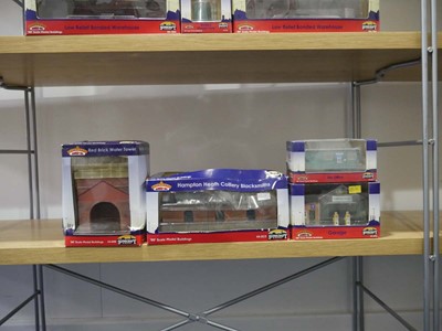 Lot 242 - Eighteen items of Bachmann Branchline OO gauge...