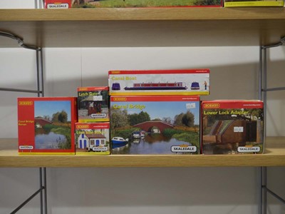 Lot 247 - Nine items of Hornby Skaledale OO gauge canal...