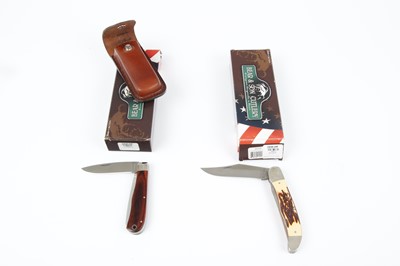 Lot 1186 - 2x Bear & Son Cutlery folding knives, a 2223R...