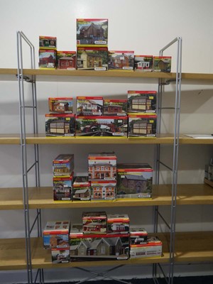 Lot 249 - Forty-one items of Hornby Skaledale OO gauge...