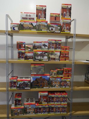 Lot 251 - Fifty-six items of Hornby Skaledale OO gauge...