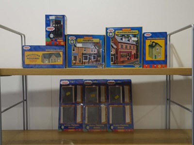 Lot 253 - Eight items of Hornby Thomas & Friends OO...