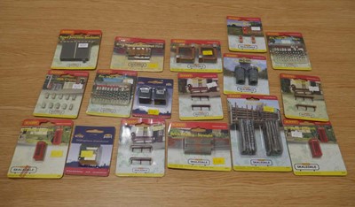 Lot 254 - A large quantity of Hornby Skaledale and other...