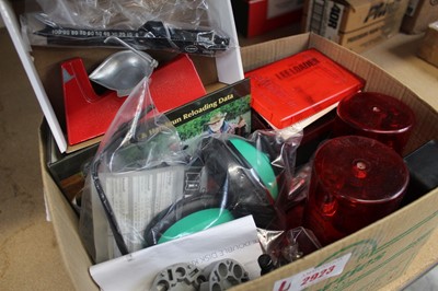 Lot 2923 - Quantity of hand loading accessories including...