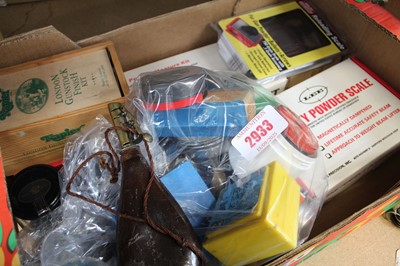 Lot 2933 - Assorted reloading equipment including; Lee...