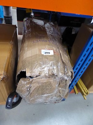 Lot 3158 - Upright vacuum in box
