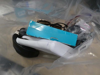 Lot 2756 - Bag containing various reading and sun glasses