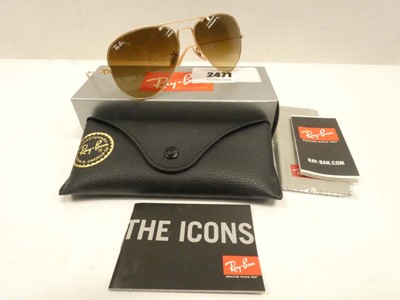 Lot 2471 - Ray-Ban 3025 Aviator sunglasses with case and box