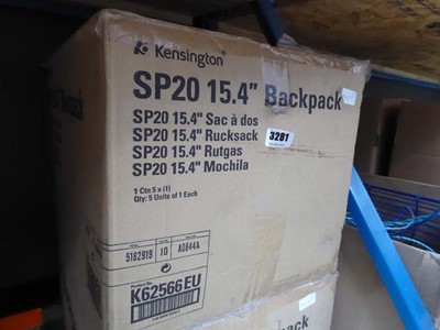 Lot 3281 - Box of 15.4" backpacks