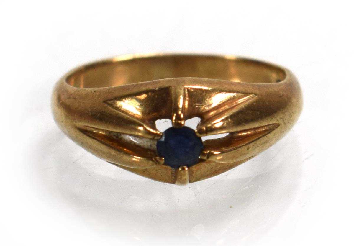 Lot 673 - A 9ct yellow gold signet ring set small...