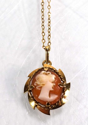 Lot 682 - A 9ct yellow gold fine chainlink necklace...