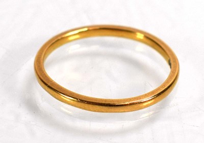 Lot 684 - A 22ct yellow gold wedding band, band w. 1.5...