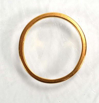 Lot 684 - A 22ct yellow gold wedding band, band w. 1.5...