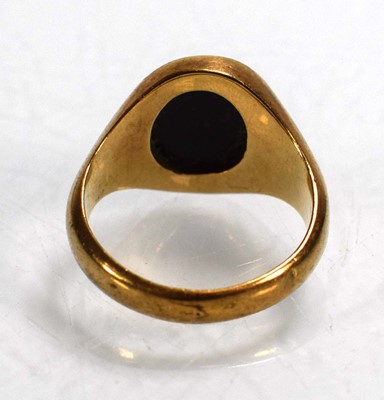 Lot 718 - A 9ct yellow gold signet ring set bloodstone,...