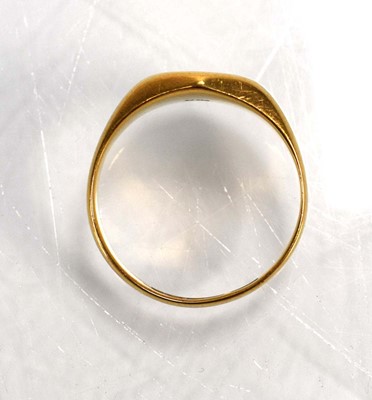 Lot 719 - An 18ct yellow gold signet ring, Birmingham...