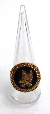 Lot 723 - A 9ct yellow gold signet ring depicting an...