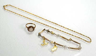 Lot 726 - A group of 9ct yellow gold jewellery...