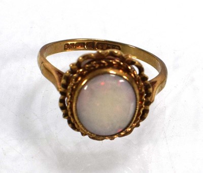Lot 726 - A group of 9ct yellow gold jewellery...