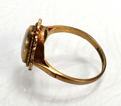 Lot 726 - A group of 9ct yellow gold jewellery...