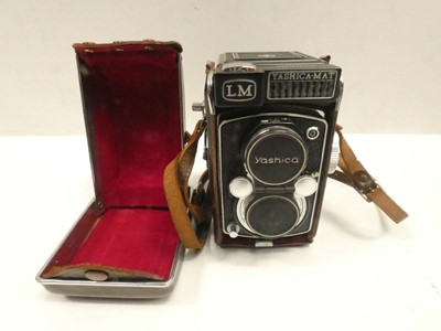 Lot 2059 - Yashica Mat LM film camera