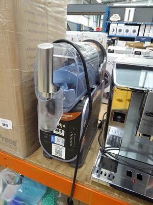 Lot 3012 - Ninja slushie/milkshake machine (American...