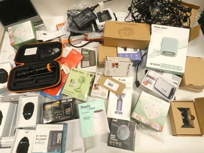 Lot 2411 - Mixed lot of electricals, devices and accessories