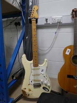 Lot 2746 - Hohner 6 string electric guitar
