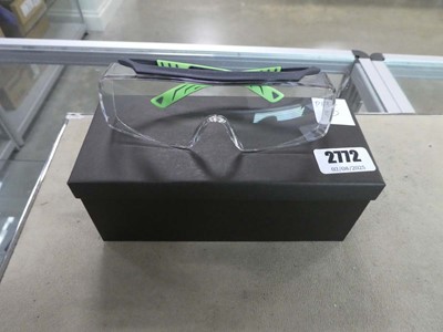 Lot 2772 - (25) Pair of Univet cycling glasses