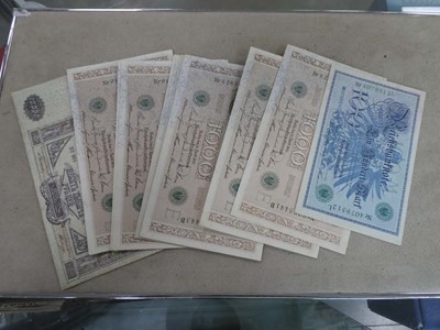 Lot 2809 - Qty of vintage bank notes mainly 1910 from...