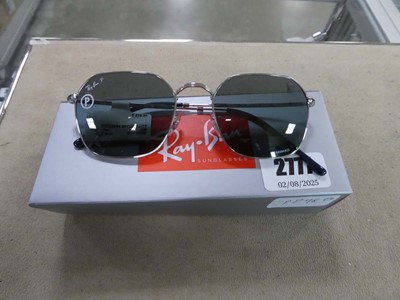 Lot 2777 - (19) Pair of Ray-Ban sunglasses