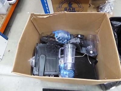 Lot 3035 - Large box containing various food processor...