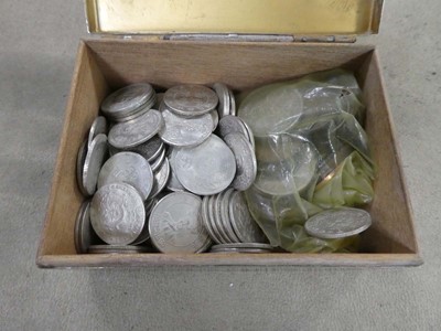 Lot 2816 - Small silver coloured box containing...