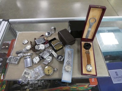Lot 2848 - Collection of items to include a Bravingtons...