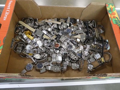 Lot 2852 - Box of approx. 150 assorted wristwatches