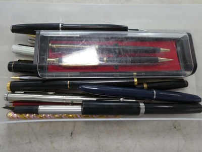 Lot 2968 - Quantity of fountain pens