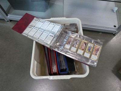 Lot 2871 - Box containing an assorted qty of collectible...