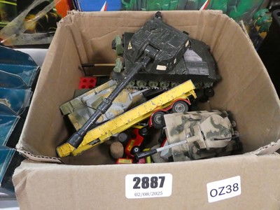 Lot 2887 - Small qty of diecast toys to include tanks and...