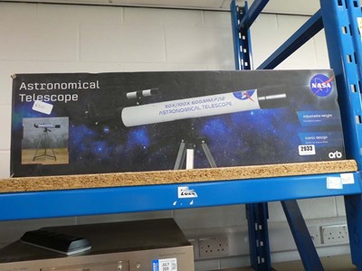 Lot 2933 - Boxed astronomical telescope