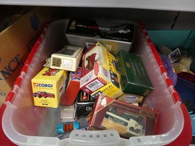 Lot 2895 - Box of collectible figures to include...