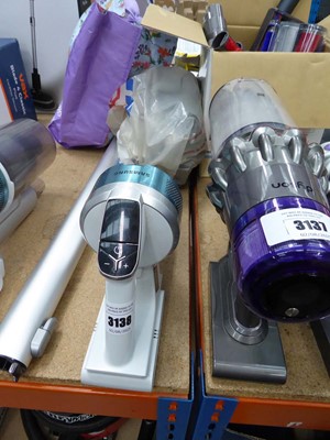 Lot 3138 - Samsung Jet 70 Series cordless stick vacuum...