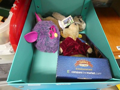 Lot 2896 - 2 meerkats and a Furby