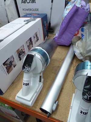Lot 3139 - Samsung Jet 70 Series cordless stick vacuum...