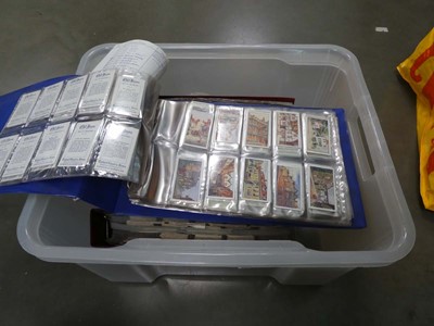 Lot 2899 - 5 albums of collectible cigarette cards