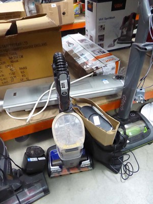 Lot 3171 - Shark Duo Clean upright cordless vacuum...