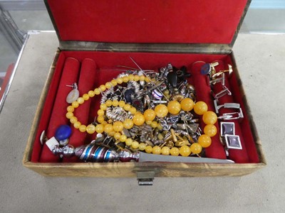 Lot 2823 - Qty of costume jewellery to include cuff-links,...