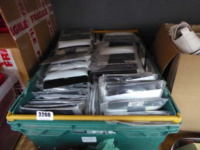Lot 3260 - Tray of reflective bands