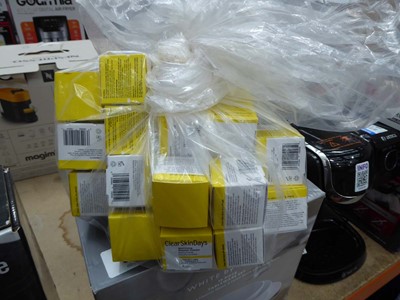 Lot 3266 - Quantity of ClearSkinDays mattifying booster...